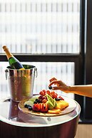 Sheraton Grand Los Angeles