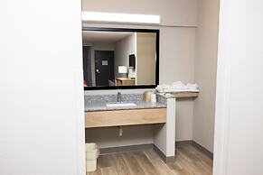 Days Inn by Wyndham Cincinnati East