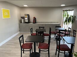 Days Inn by Wyndham Cincinnati East