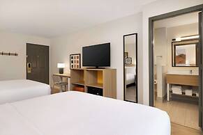 Spark by Hilton Rock Springs