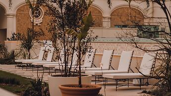 Carlton Cannes, a Regent Hotel