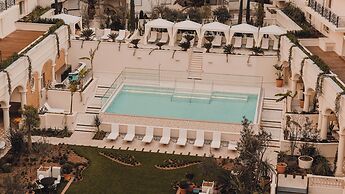 Carlton Cannes, a Regent Hotel