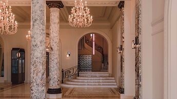 Carlton Cannes, a Regent Hotel