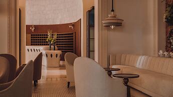 Carlton Cannes, a Regent Hotel