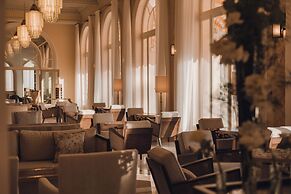 Carlton Cannes, a Regent Hotel