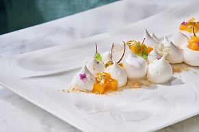 Carlton Cannes, a Regent Hotel