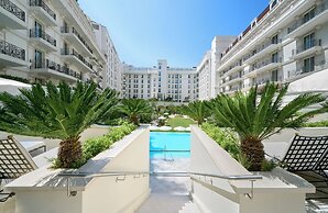 Carlton Cannes, a Regent Hotel