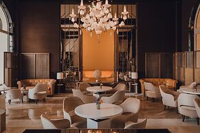 Carlton Cannes, a Regent Hotel