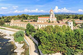 Carlton Cannes, a Regent Hotel