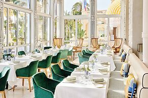 Carlton Cannes, a Regent Hotel