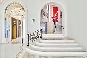 Carlton Cannes, a Regent Hotel