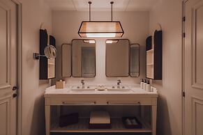 Carlton Cannes, a Regent Hotel