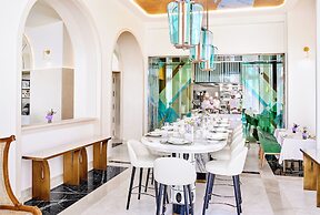 Carlton Cannes, a Regent Hotel