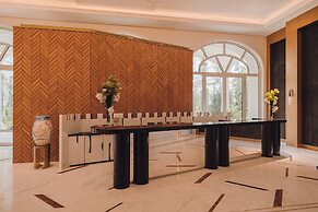 Carlton Cannes, a Regent Hotel