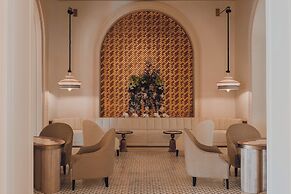 Carlton Cannes, a Regent Hotel