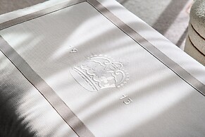 Carlton Cannes, a Regent Hotel