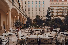 Carlton Cannes, a Regent Hotel