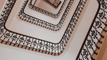 Carlton Cannes, a Regent Hotel