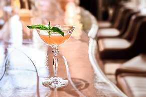 Carlton Cannes, a Regent Hotel