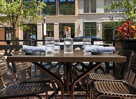 Crowne Plaza Cleveland at Playhouse Square by IHG