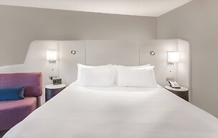 Crowne Plaza Cleveland at Playhouse Square by IHG