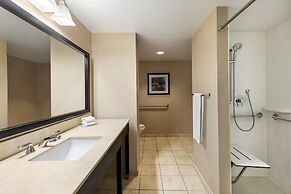 Crowne Plaza Cleveland at Playhouse Square by IHG