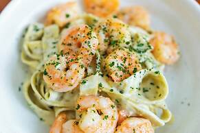 Crowne Plaza Cleveland at Playhouse Square by IHG