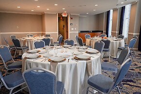 Crowne Plaza Cleveland at Playhouse Square by IHG