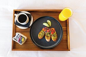 Crowne Plaza Cleveland at Playhouse Square by IHG