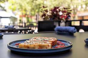 Crowne Plaza Cleveland at Playhouse Square by IHG