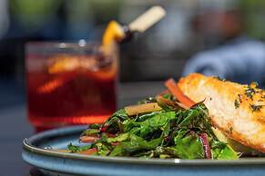 Crowne Plaza Cleveland at Playhouse Square by IHG