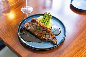 Crowne Plaza Cleveland at Playhouse Square by IHG