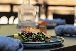 Crowne Plaza Cleveland at Playhouse Square by IHG