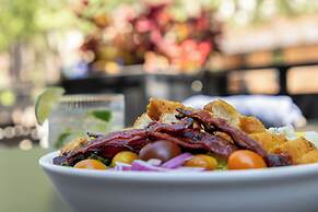 Crowne Plaza Cleveland at Playhouse Square by IHG