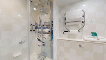 Holiday Inn Cambridge by IHG