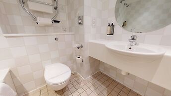 Holiday Inn Cambridge by IHG