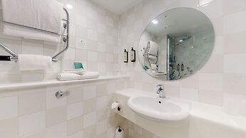 Holiday Inn Cambridge by IHG
