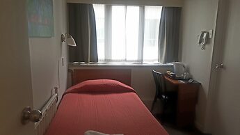 Kiwi International Hotel