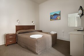 Kiwi International Hotel