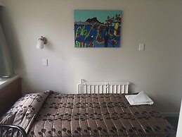 Kiwi International Hotel