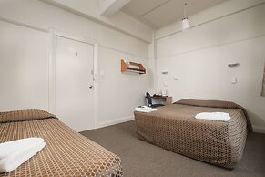 Kiwi International Hotel