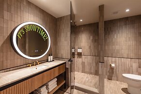 Tempo by Hilton New York Times Square