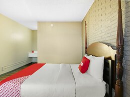 OYO Hotel Petersburg VA I-95 & E Washington St