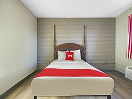 OYO Hotel Petersburg VA I-95 & E Washington St