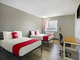 OYO Hotel Petersburg VA I-95 & E Washington St