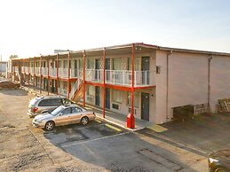 OYO Hotel Petersburg VA I-95 & E Washington St