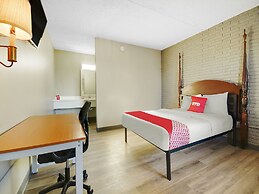 OYO Hotel Petersburg VA I-95 & E Washington St