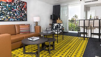 Montrose at Beverly Hills