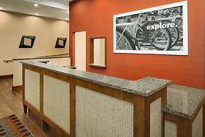 Hampton Inn & Suites Clayton/St. Louis-Galleria Area