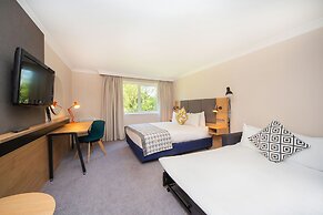 Holiday Inn Reading South M4 Jct11 by IHG